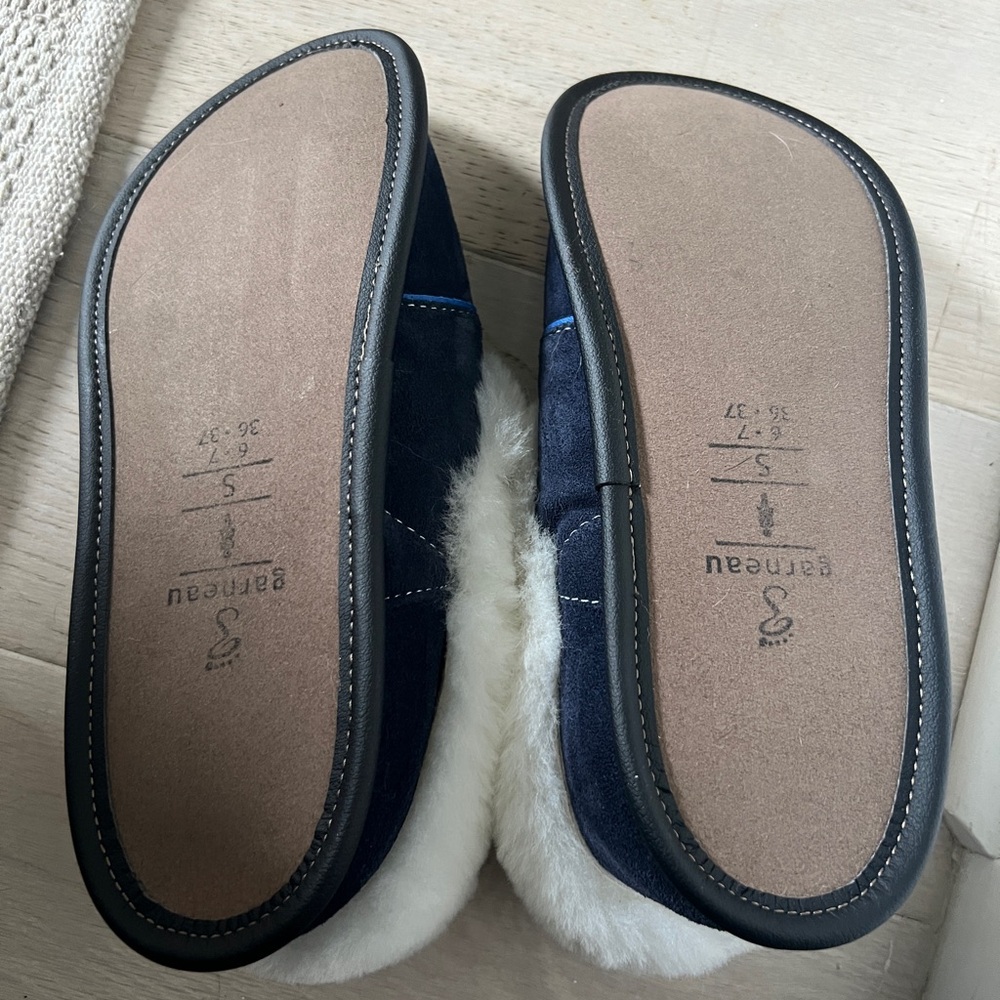 Garneau Lazybone Sheepskin Slippers - Picture 3 of 3